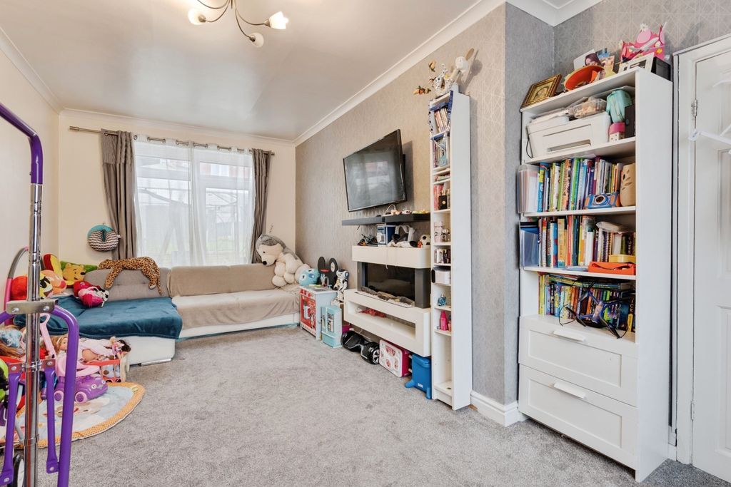 Property photo 2 of 11 Pbox-Img.Jpg