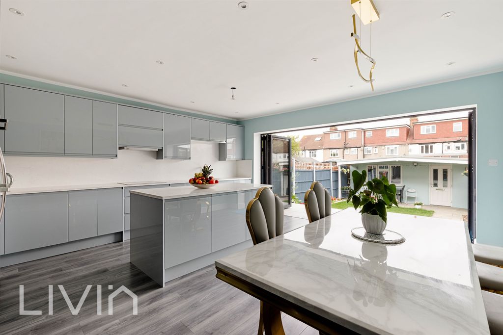 Property photo 1 of 15 918A7264