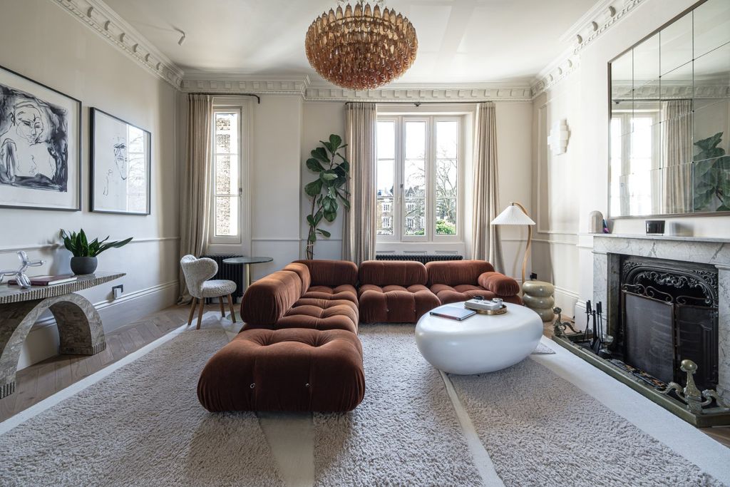 Property photo 2 of 25