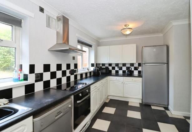 Property photo 3 of 11 Balcony