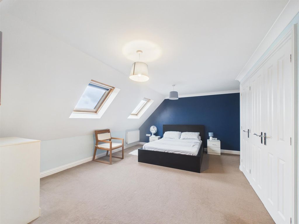 Additional image 4 of 4 bed property for saleBee Road, Peacehaven BN10