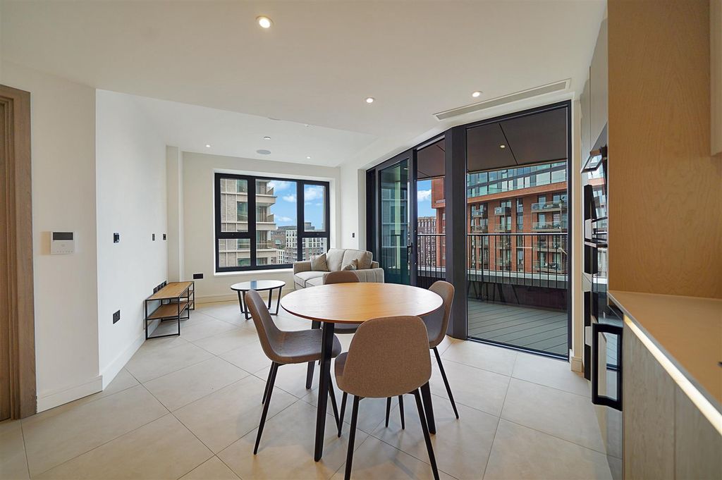 Property photo 2 of 11 Apartment 1307, 1 Linear Place - 7Hxgtewlvkbwnbbkc