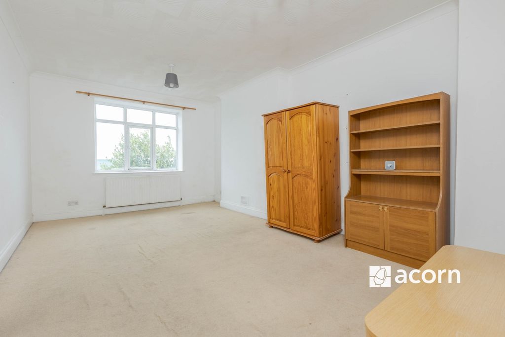 Property photo 1 of 3 Bedroom