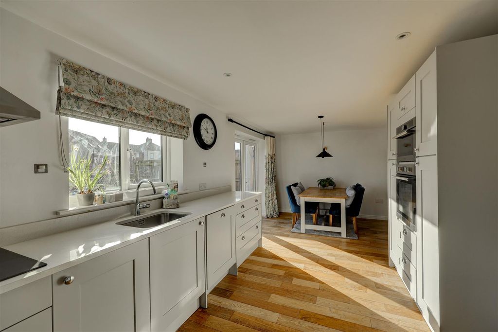 Property photo 2 of 25 Kitchen Diner