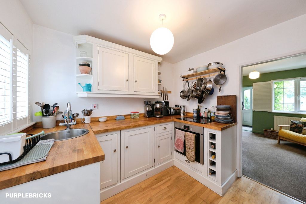 Property photo 2 of 22 Kitchen