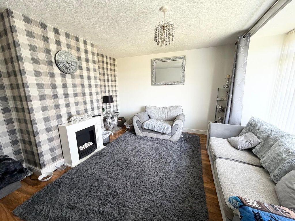 Property photo 2 of 9 Lounge