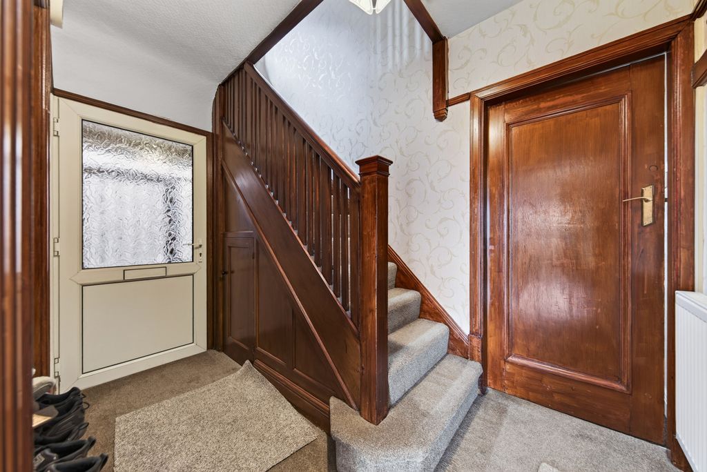 Property photo 3 of 39
