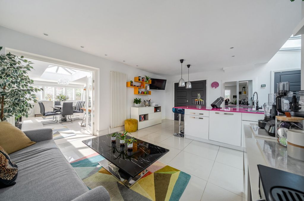 Property photo 3 of 14 1501536-9-6A73158...