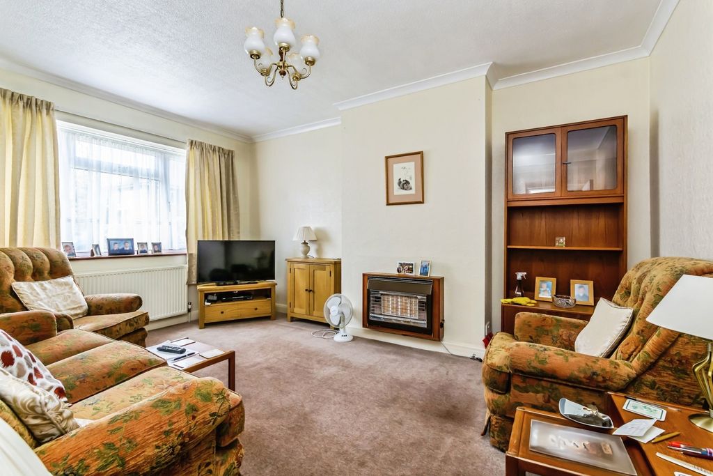 Property photo 3 of 16 Photo