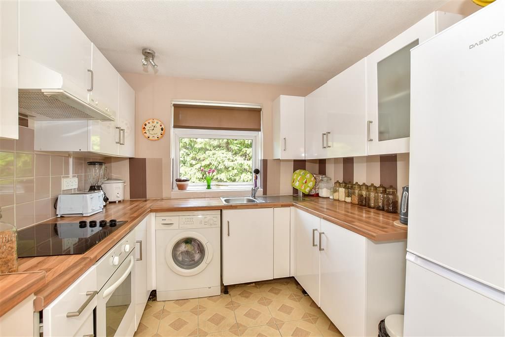 Property photo 2 of 12 Kitchen