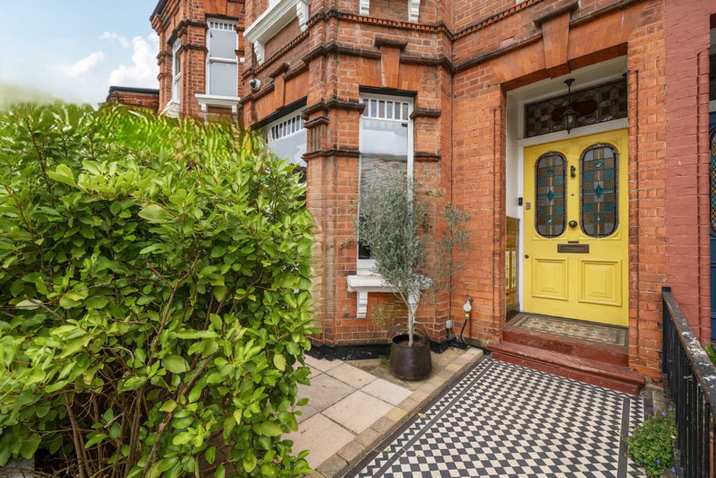 Property photo 3 of 22