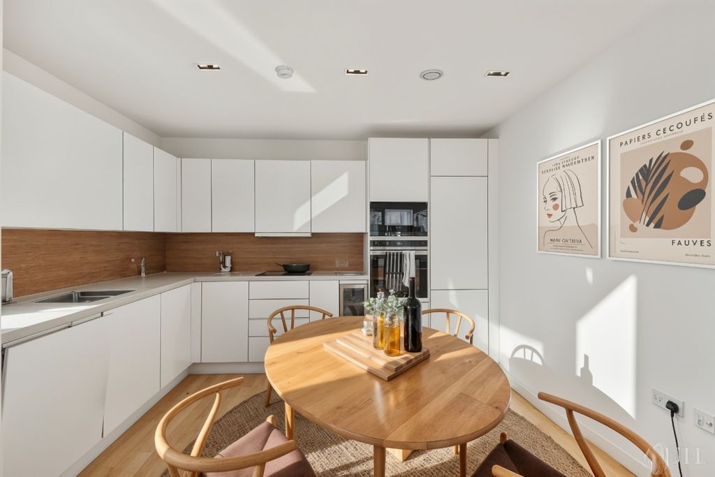 Property photo 3 of 9 Image (4)