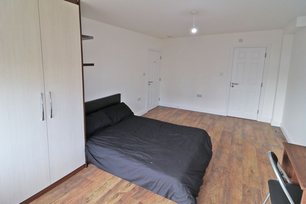 Property photo 1 of 4