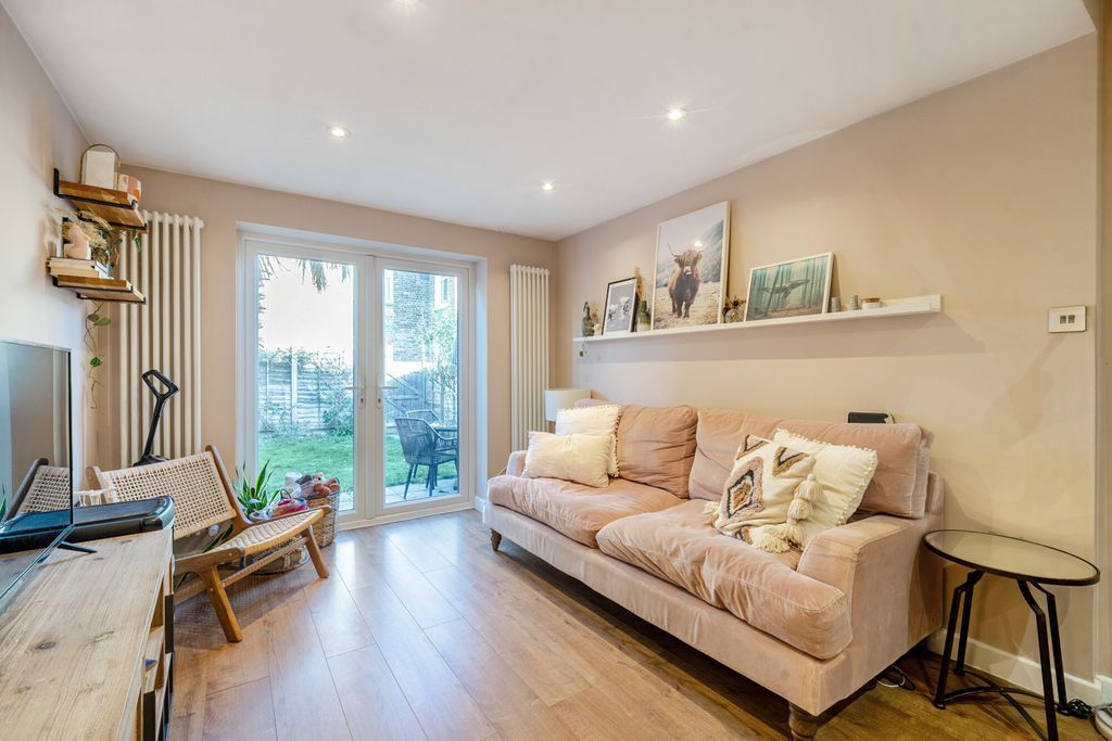 Property photo 3 of 27 Reception Room