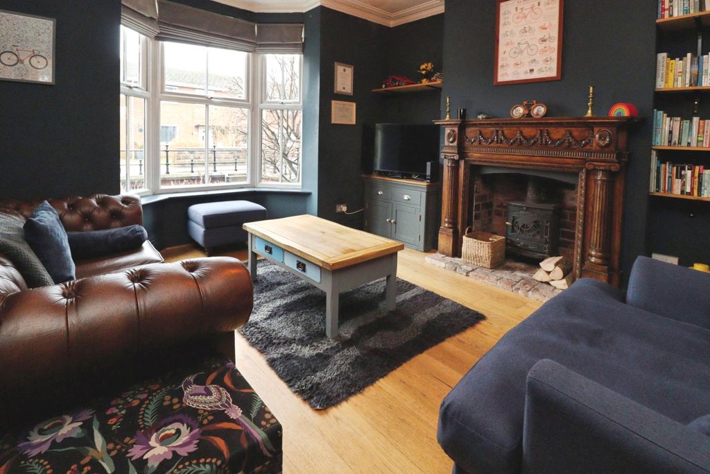 Property photo 2 of 15