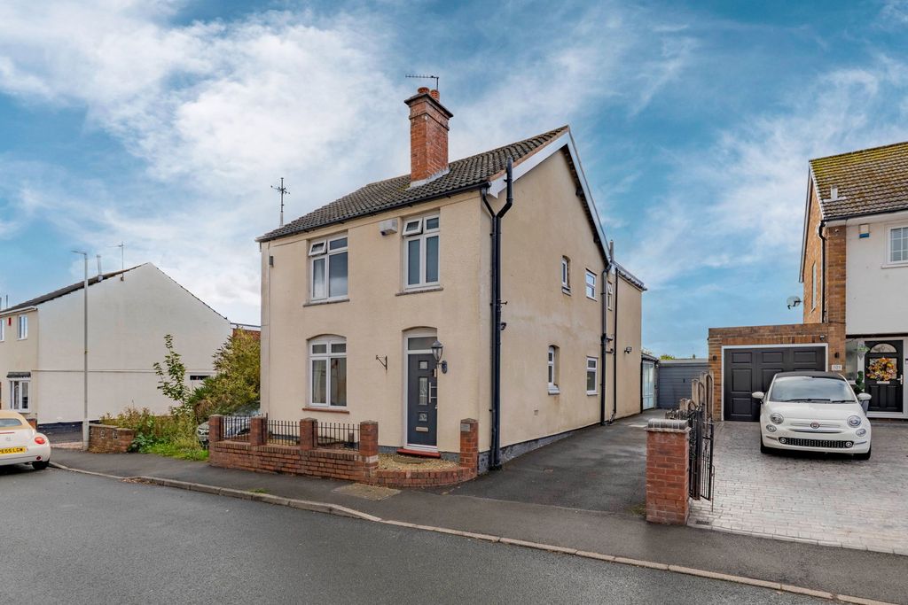 Property photo 2 of 68