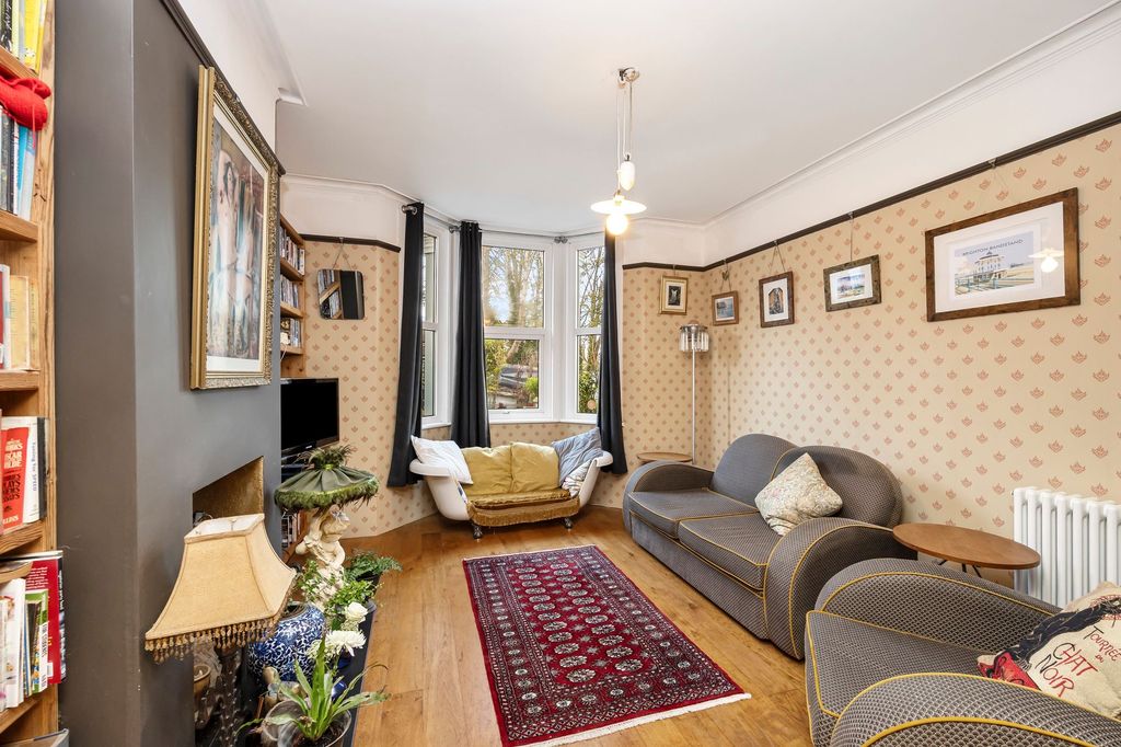 Property photo 3 of 23