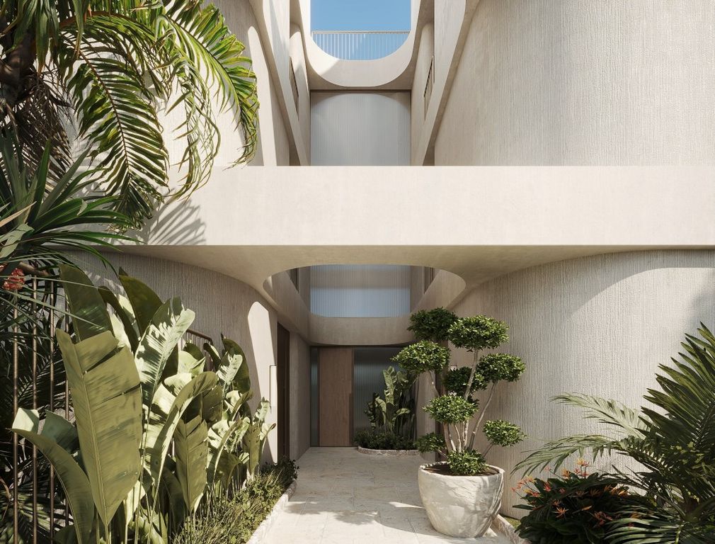 Property photo 3 of 20 Street Entry Right Crop