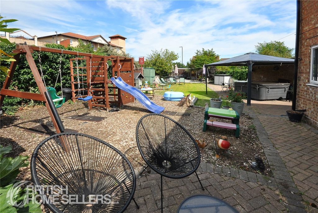 Property photo 2 of 19 Picture No. 17