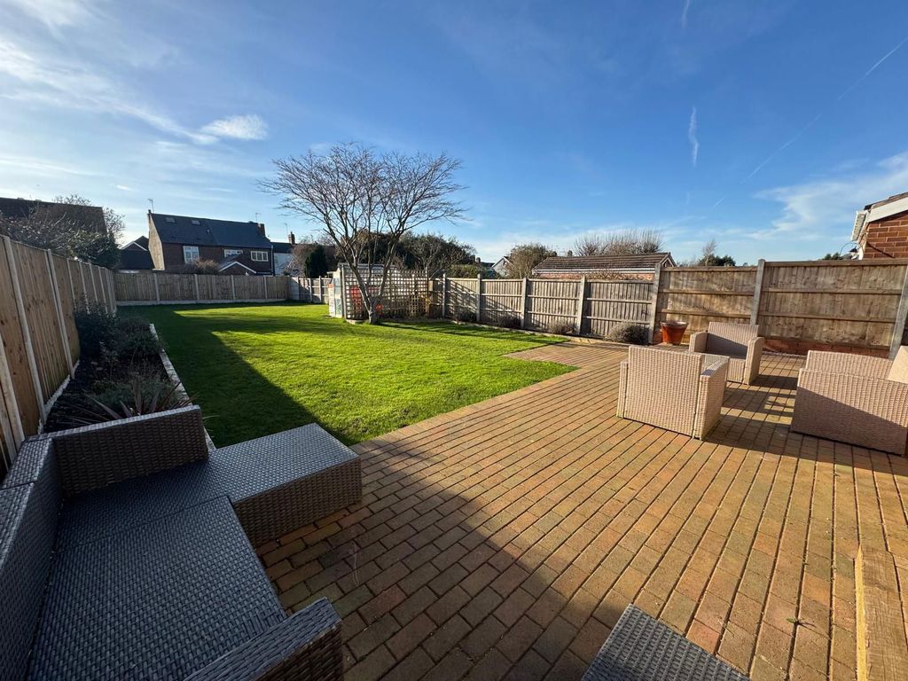 Property photo 2 of 25