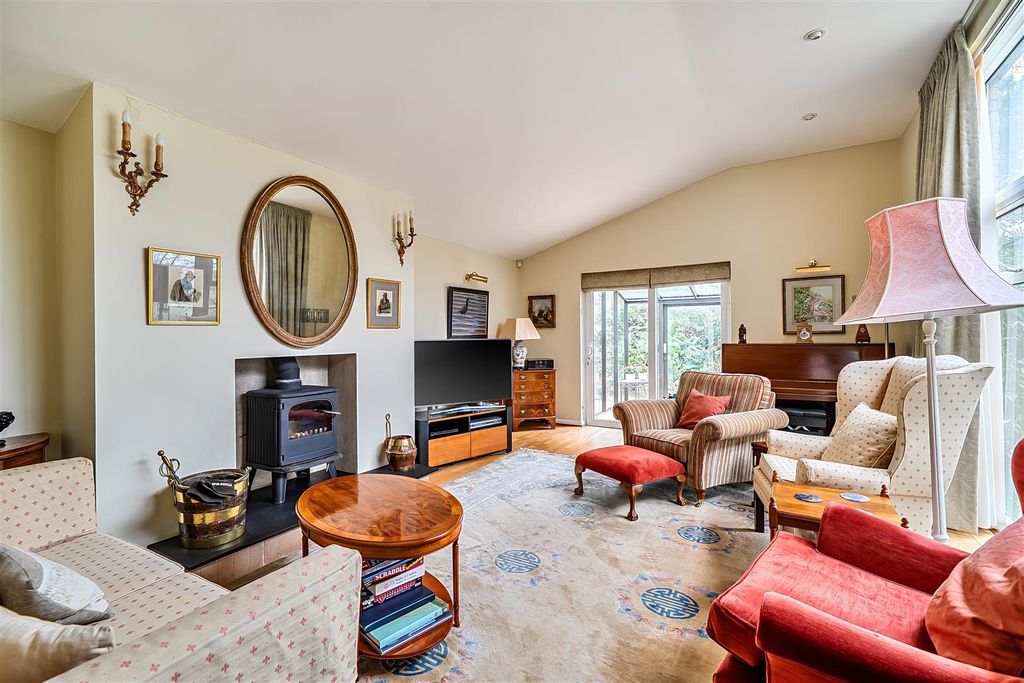 Property photo 3 of 33 1404739-11-697Cddfca16Aa.Jpg