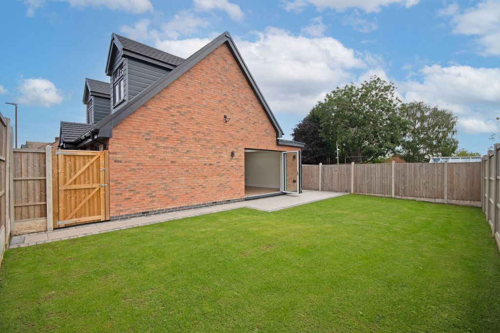 Property photo 2 of 30