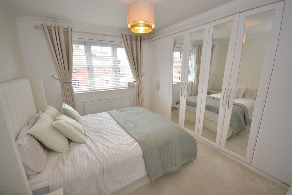 Property photo 3 of 22 Bedroom One