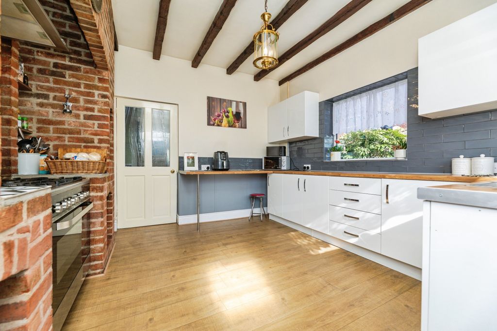 Property photo 2 of 23 2A8A8240