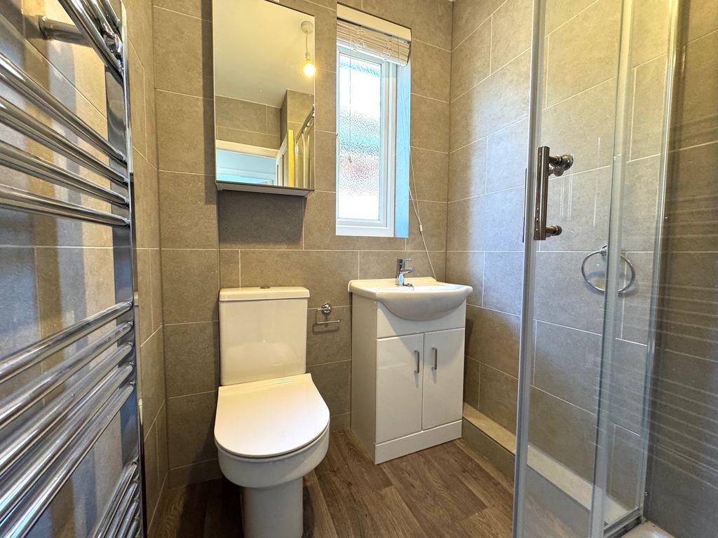 Property photo 3 of 7 Shower Room