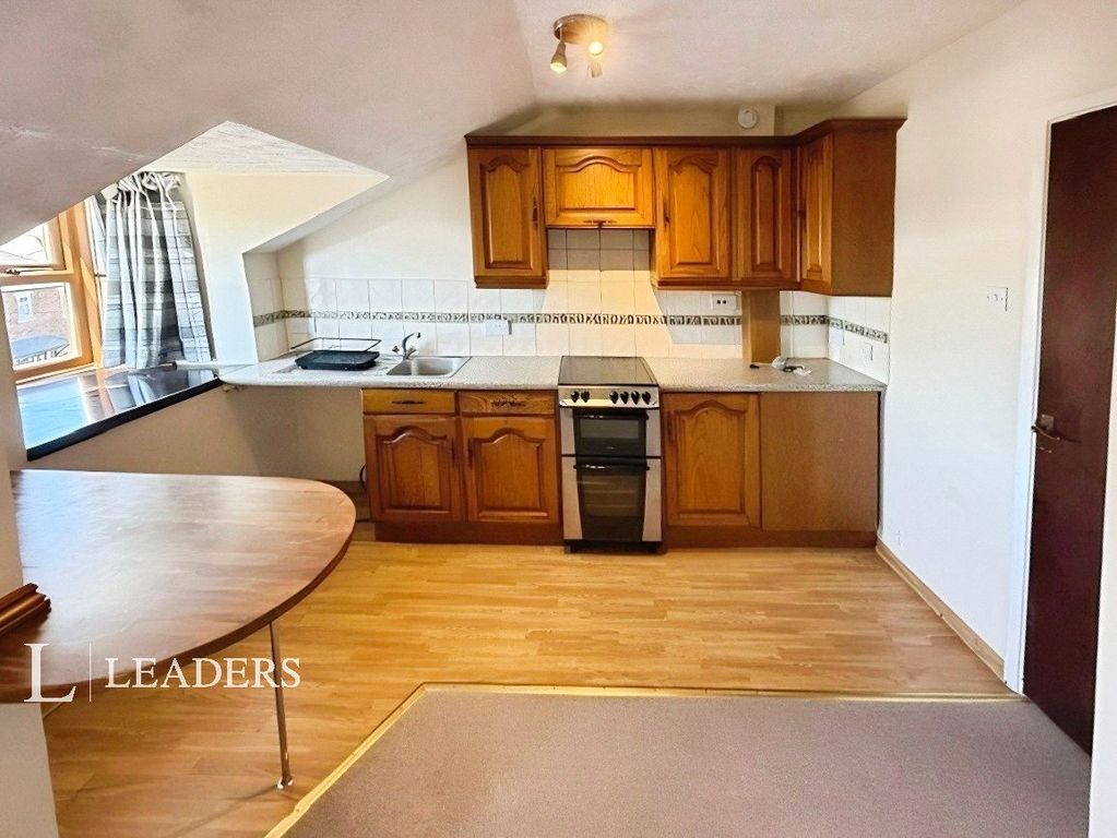 Property photo 3 of 12 Kitchen
