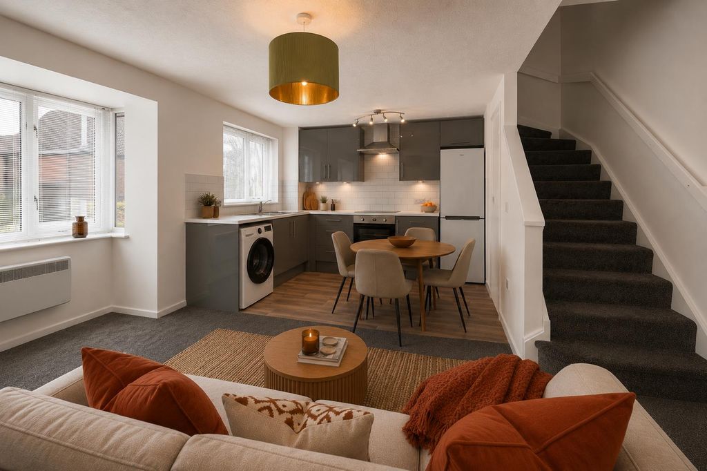 Property photo 3 of 13 Lounge2.Png
