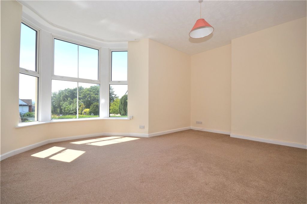 Property photo 3 of 6 Living Room