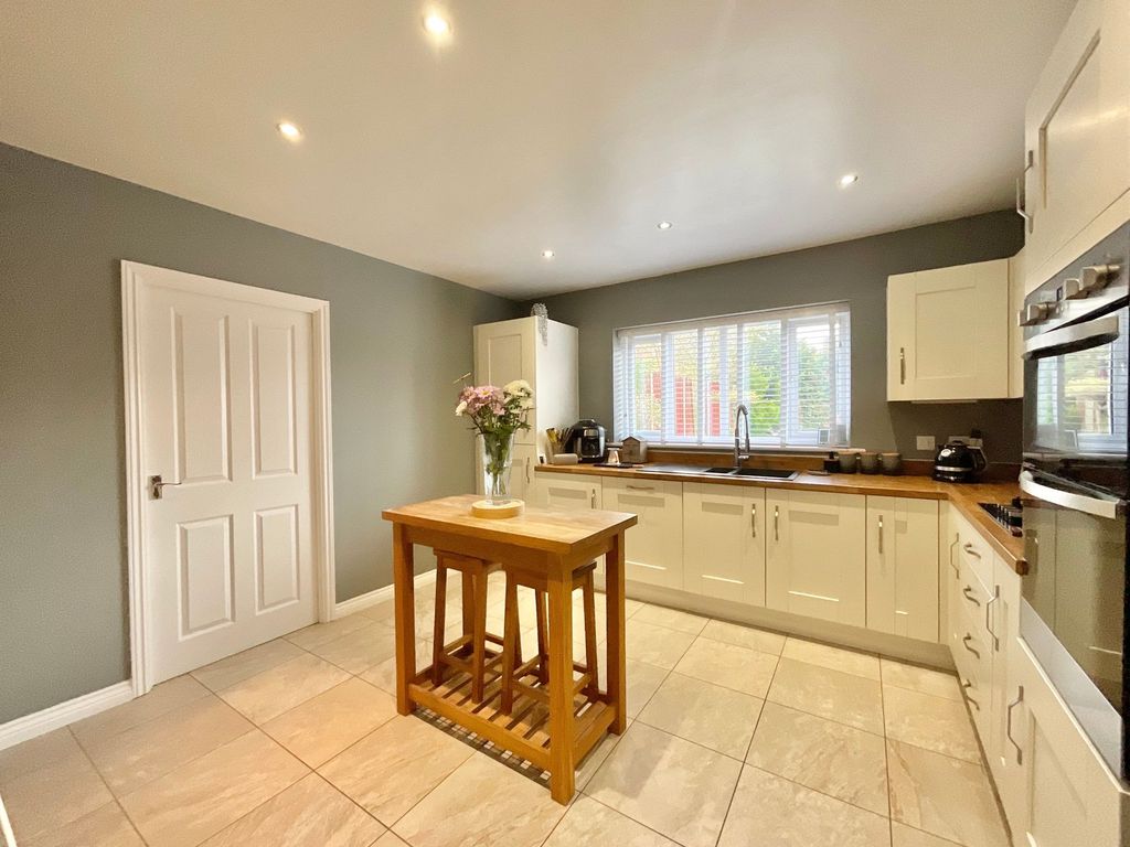 Property photo 3 of 37