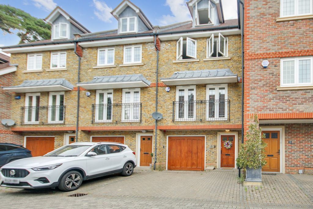 Property photo 1 of 28