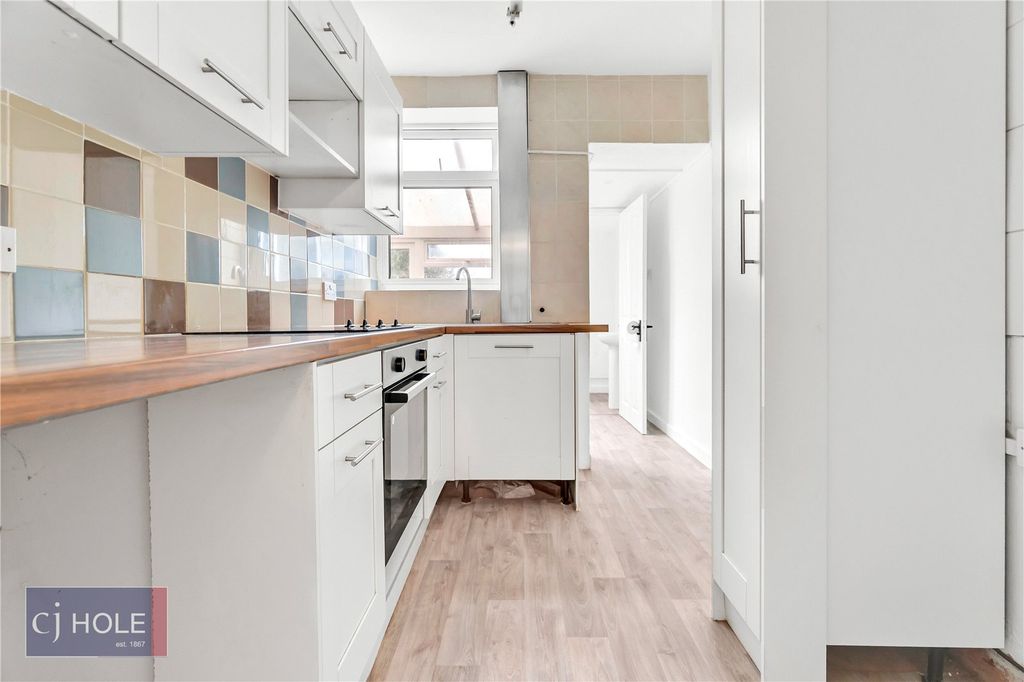 Property photo 2 of 16 Picture No. 09