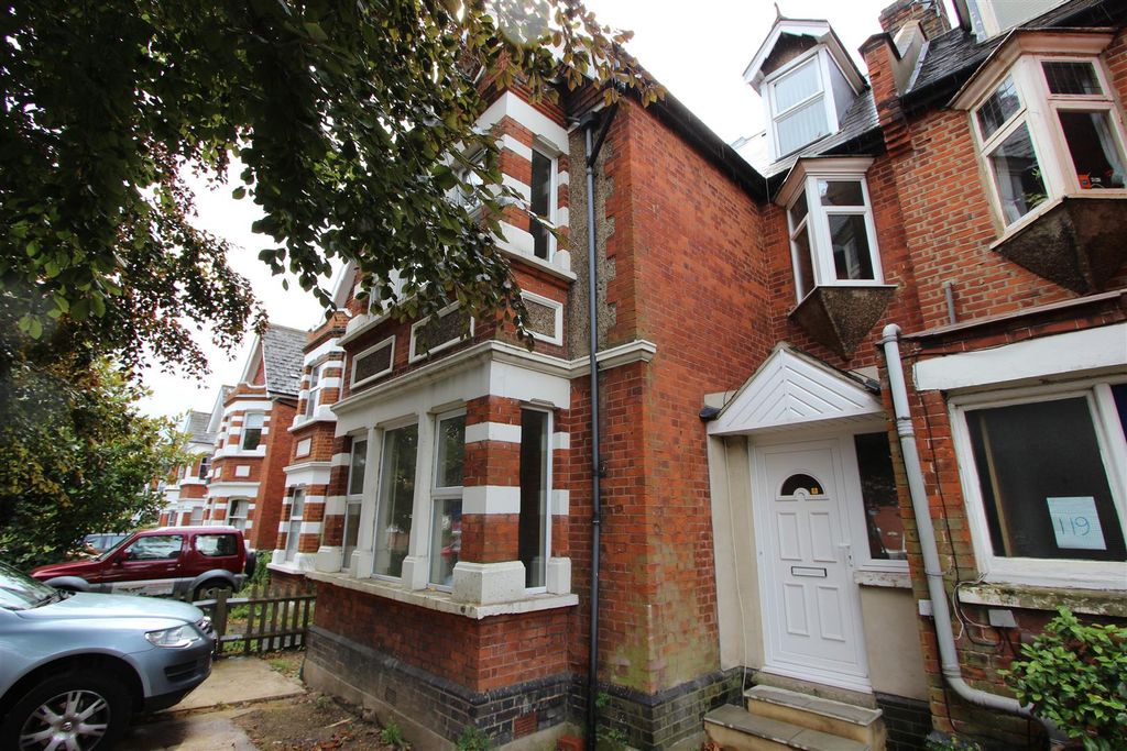 Property photo 1 of 3