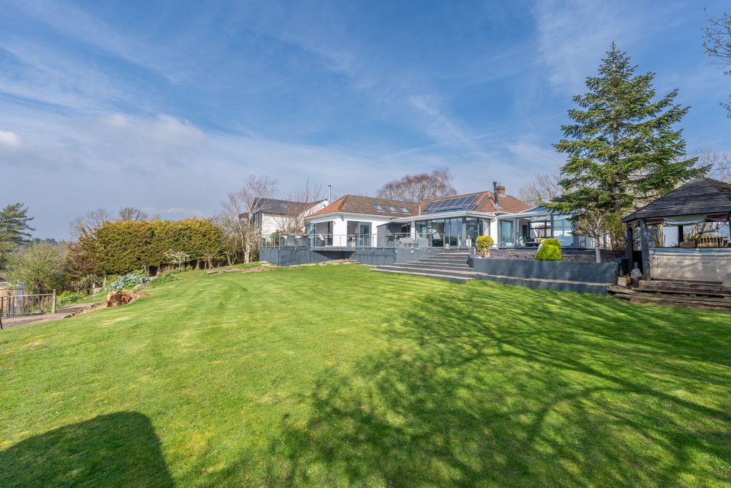 Property photo 2 of 39