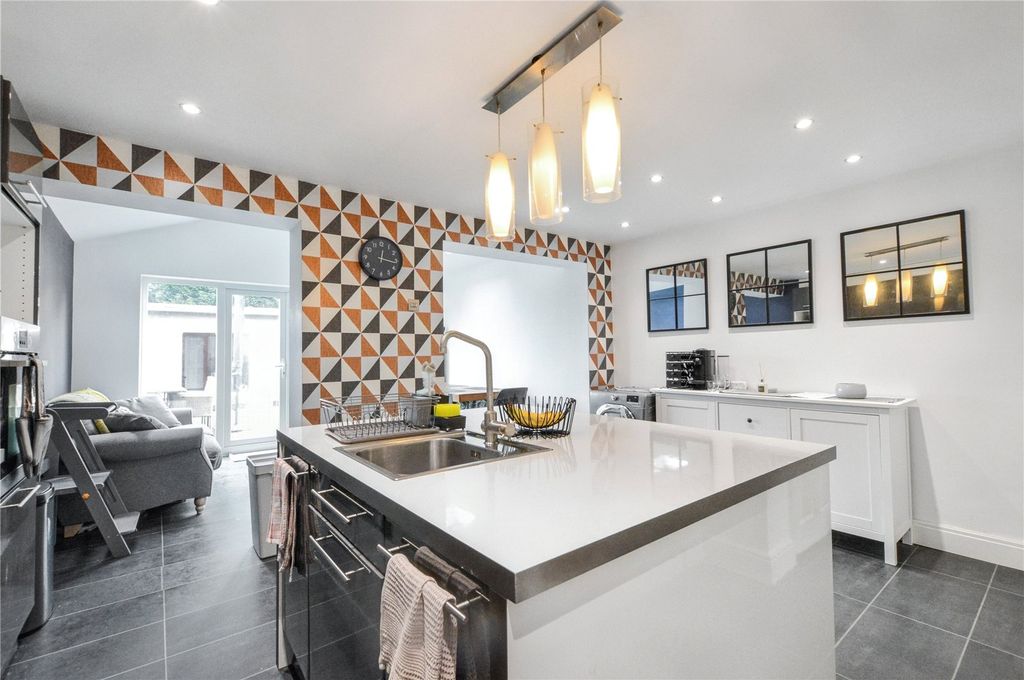 Property photo 2 of 19 Picture No. 10