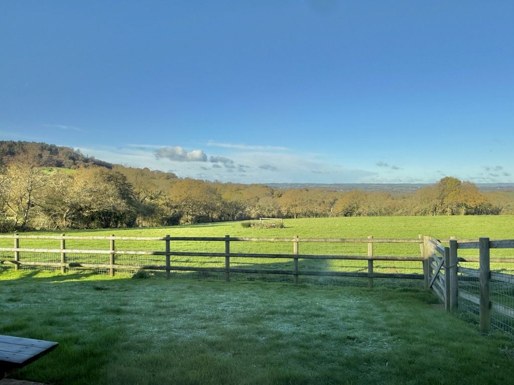 Property photo 2 of 11 Garden/View