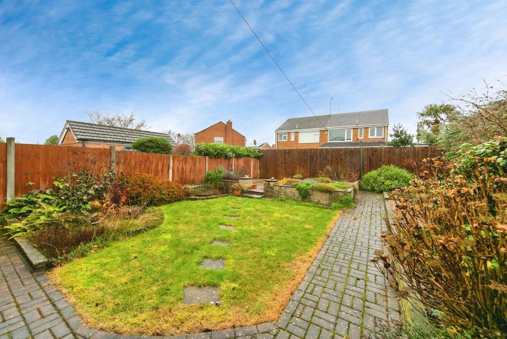 Property photo 2 of 14 Garden