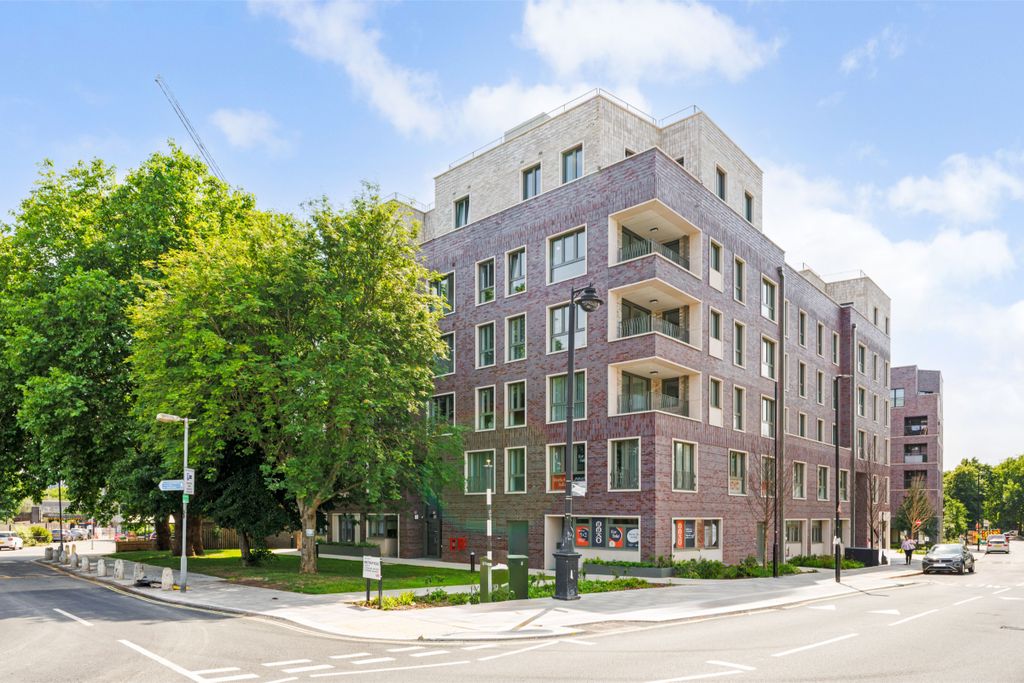 Property photo 3 of 12 93456_Eeko Agar Grove (2)-Edited (1).Jpg