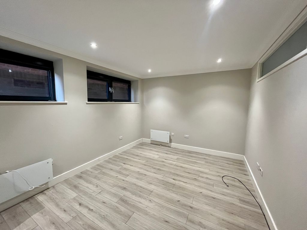 Property photo 3 of 10 Image