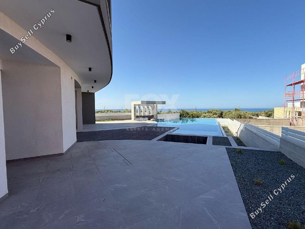 Property photo 2 of 37