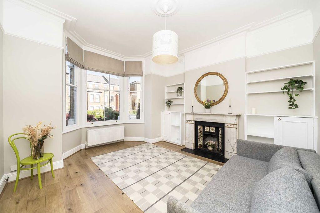 Property photo 2 of 8