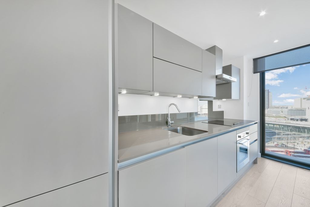 Property photo 2 of 13 Kitchen