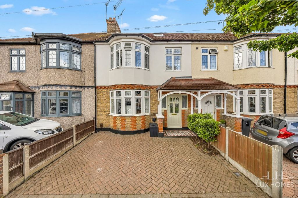 Property photo 1 of 24