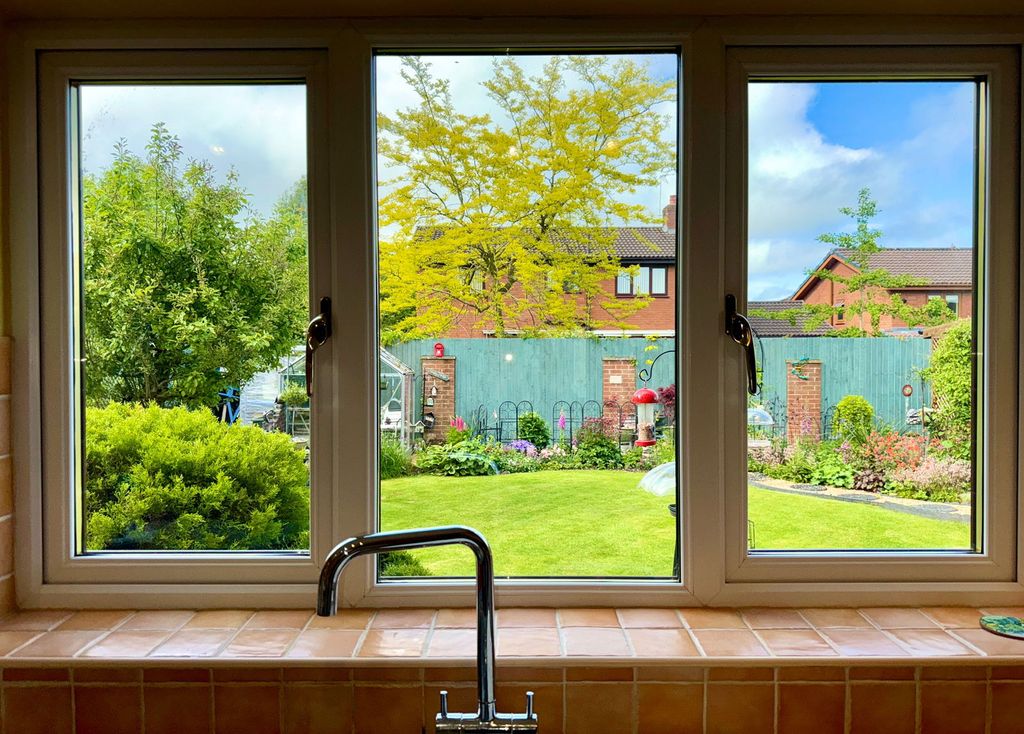 Property photo 3 of 27