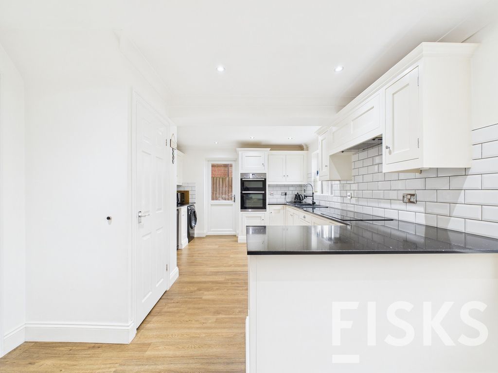 Property photo 2 of 27