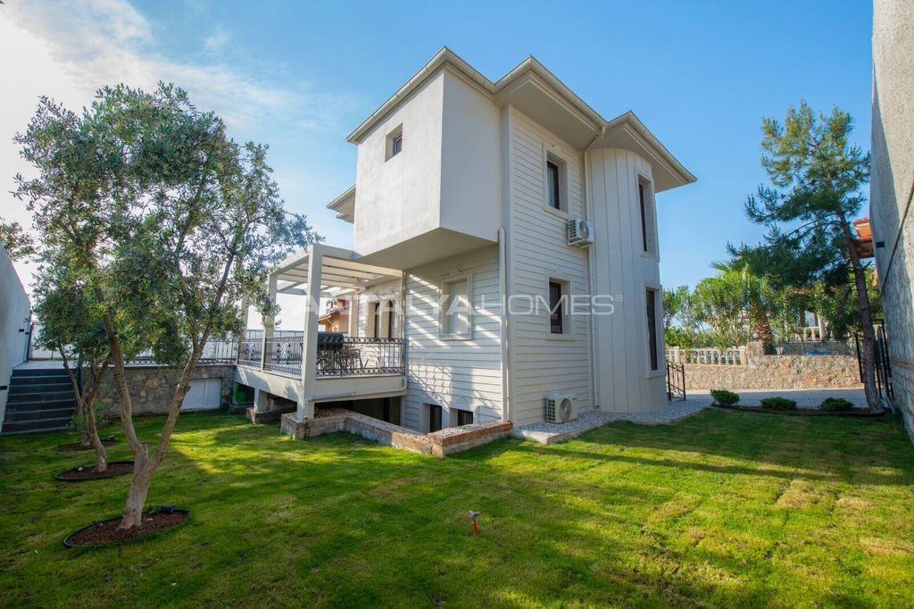 Property photo 2 of 41