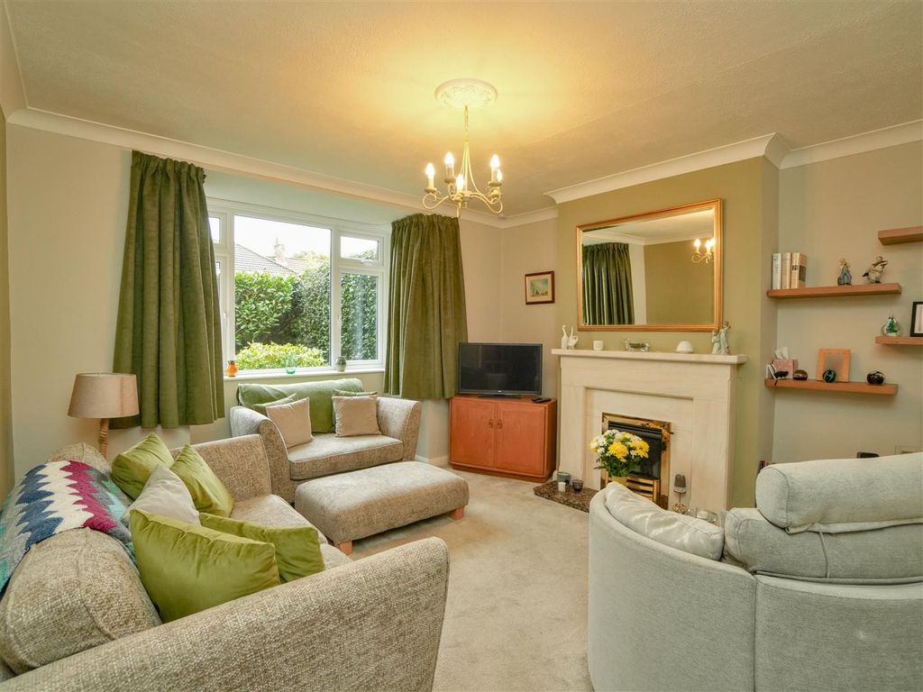 Property photo 2 of 22 Living Room